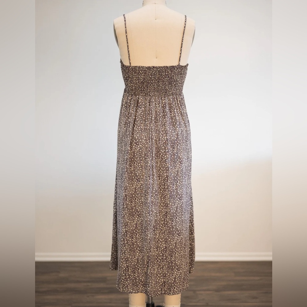 Elegant Gray Midi Dress - Picture 3 of 9